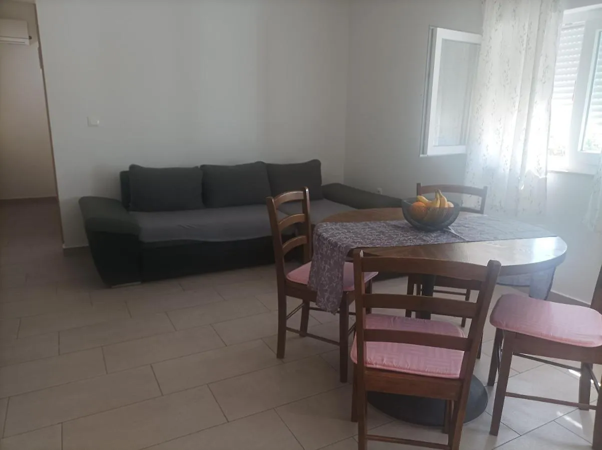 Lucija 2 Apartment Rovanjska Croatia